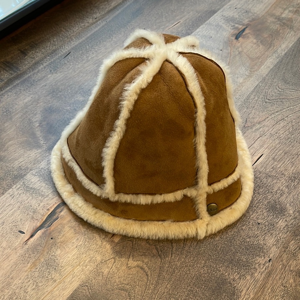 Ugg Fur Hat - Vintage Item! Not Available At Retail!!